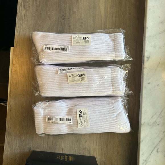 Hooters Accessories - COPY - Hooters uniform socks (new / w tag)